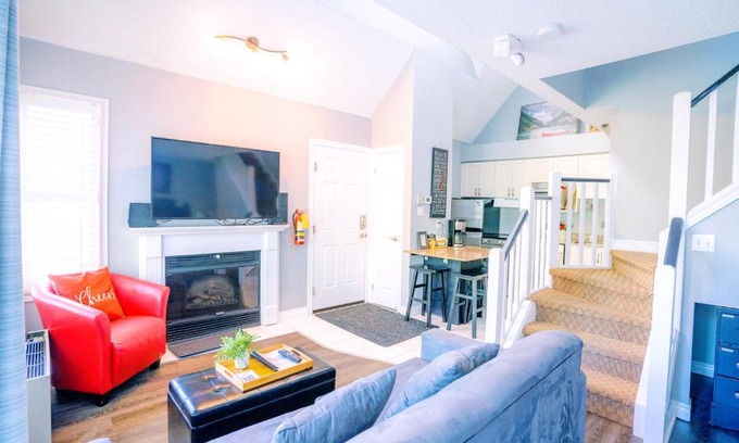 Craigleith House | Gorgeous Loft in the Heart of Blue Mountain