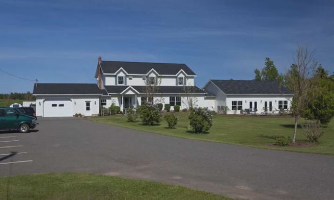 Cavendish Apartment | Graham Inn (By the Sea Room with 2 Double Beds)