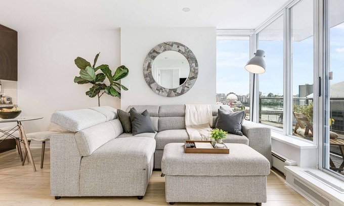 Crosstown Apartment | Heart of Downtown 1 bd +Pool, Gym, Parking, Office, A/C
