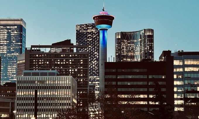Victoria Park Apartment | HiddenGem*DowntownYYC*FreeUndergroundParking*CalgaryTowerView
