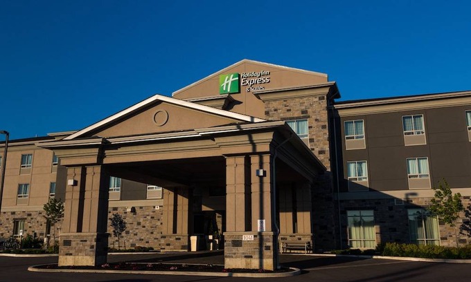 Thunder Bay Hotel | Holiday Inn Express Thunder Bay, an IHG Hotel