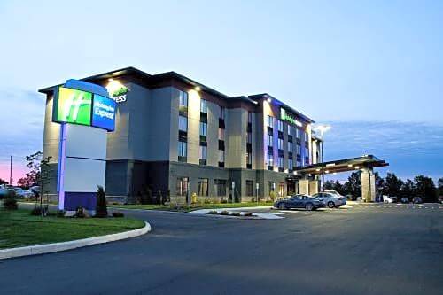 Pembroke Hotel | Holiday Inn Express Pembroke, an IHG Hotel