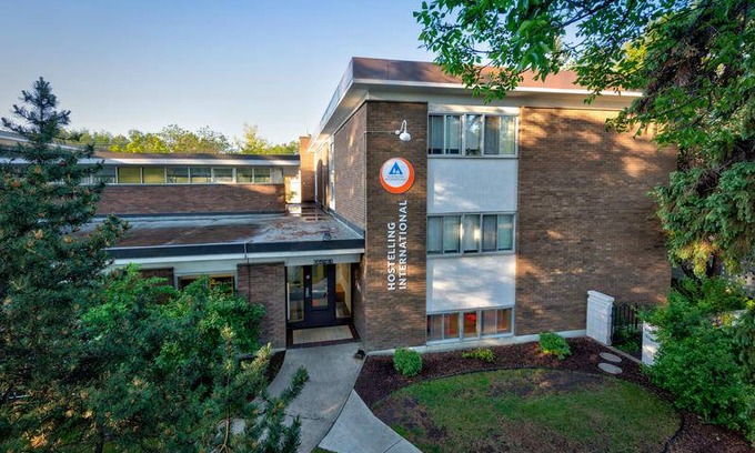 Whyte ave Hostel | Hostel ∙ 8 guests