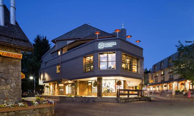 Whistler Village Hostel | Hostel ∙ 8 guests