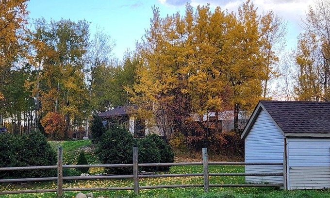 Parkland County House | House ∙ 1 bedroom ∙ 2 guests