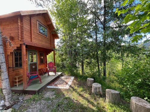 Nelson House | Idyllic Cabin Retreat Only 5 Minutes Away From Nelson