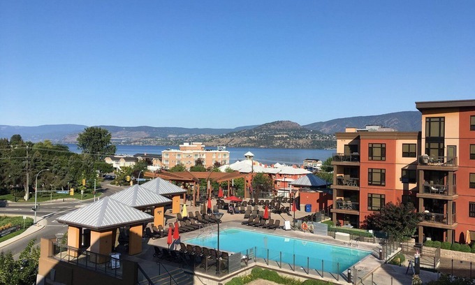South Pandosy Condo | π« Lake Resort upgraded spacious dream vacation home with GYM near beach
