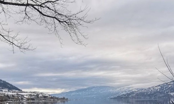Vernon Apartment | Lakeside condo with heated pool and views of Lake Okanagan
