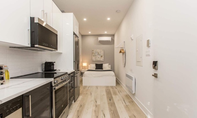 Mile End Condo | Lofts du Parc Lahaie - Mile End - Cozy Modern Studio Apt 303