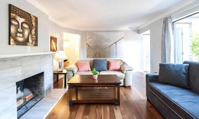Saanich East House | LOVELY HOME 10 MINUTES TO DOWNTOWN !!!