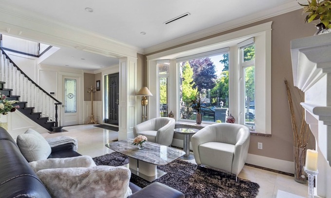 Arbutus Ridge House | Luxurious Multi-Family Home 10 Mins to Downtown, Kits Beach and Granville Island