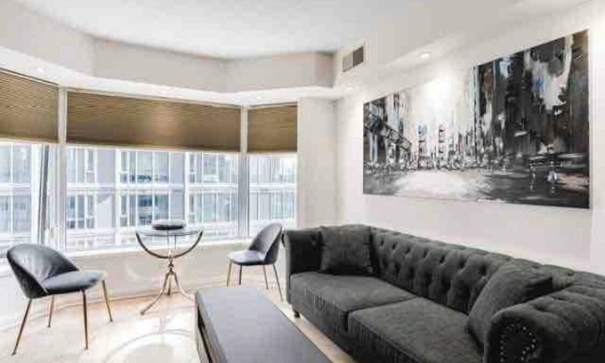 Bloor-Yorkville Condo | Luxury Yorkville Escape | Condo in Prime Location