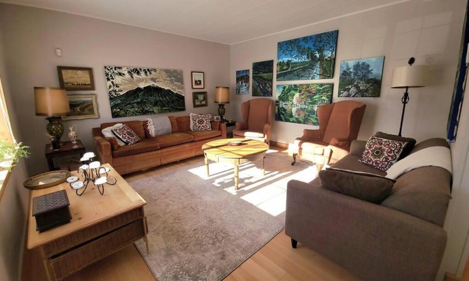 Margate House | Margate Homestead 'Art House'/views/beaches/golf