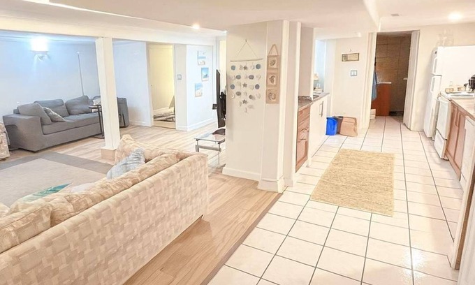 Saanich East Bed & Breakfast | Melrose Place Poolside Hideaway Basement Suite Sleeps 6+