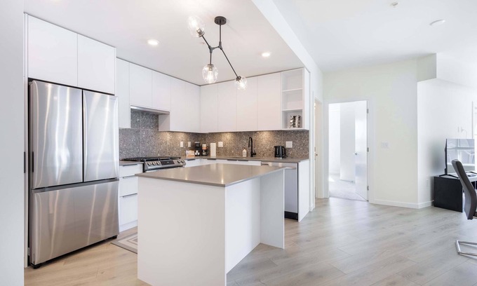 Langley Apartment | Modern & Tranquil Langley Gem ~ Balcony ~ Parking!