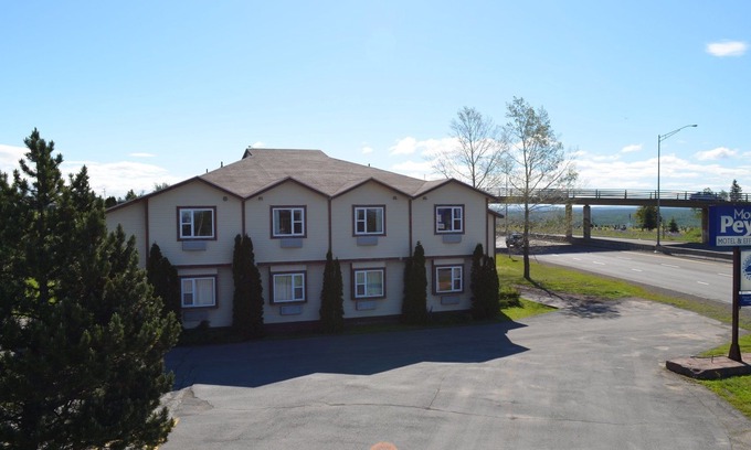 Grand Falls - Windsor Hotel | Mount Peyton Resort and Conference Centre