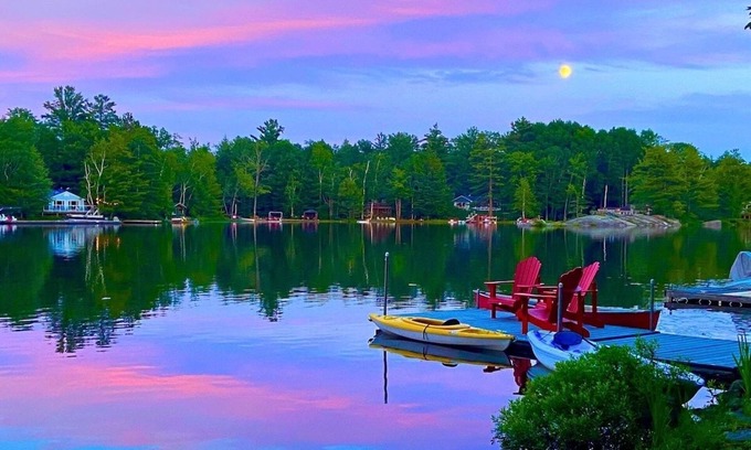Washago Cottage | Muskoka Waterfront: Firepit,Games Rm,Starlink WiFi