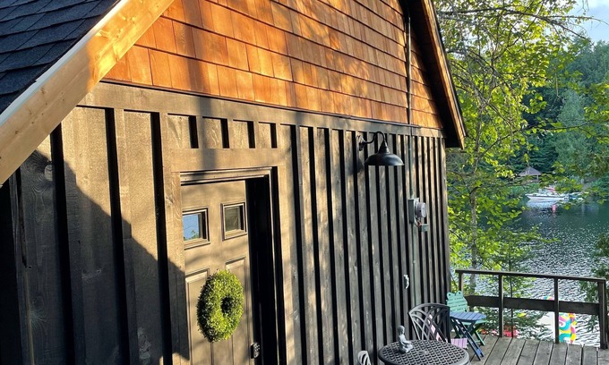 Kearney Cottage | Nature Lover’s Rustic Cabin, Kearney