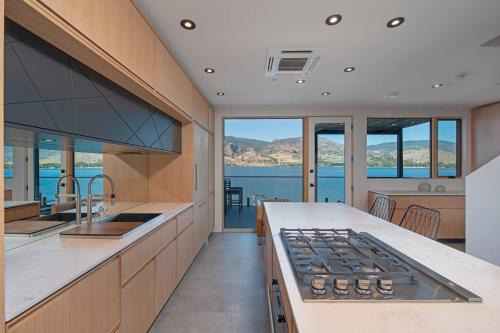 Okanagan-Similkameen House | Nest Luxury Modern Lake House