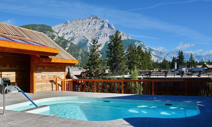 Banff Apartment | New Accessible Room, 1 Minute from Banff Centre!