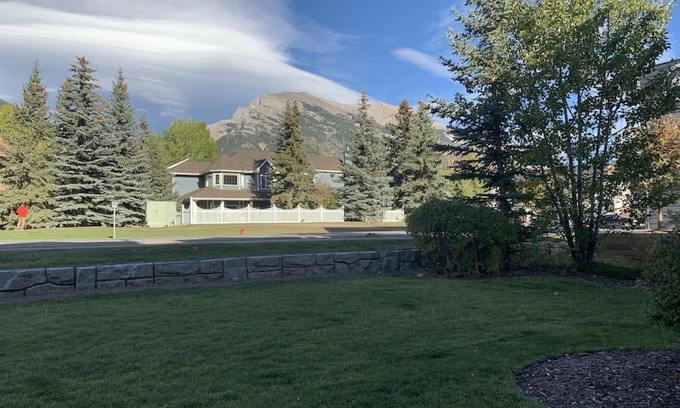 Canmore Apartment | NEW! Cozy Rocky Mountain Chalet managed by Little Sister Getaways