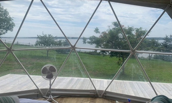 Feltzen South Cottage | Oceanside Glamping Dome near Lunenburgnn