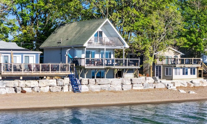 Leamington Cottage | ON POINT: Pelee Beach House