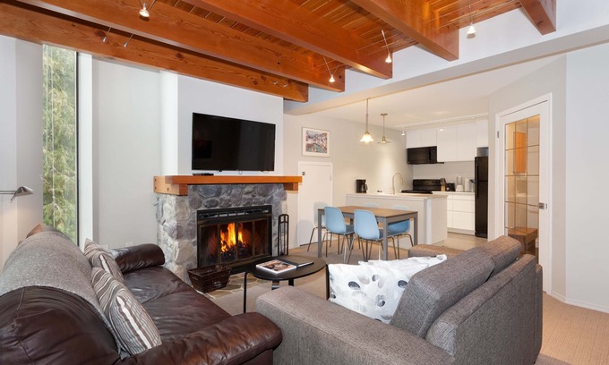 Upper Village House | Only Steps to Village & Lifts! Free Parking & Wifi