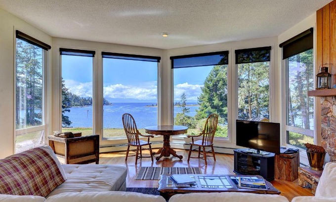 East Sooke House | Pacific Coast Beach House
