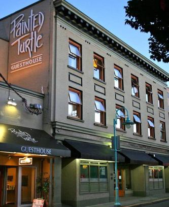 Regional District of Nanaimo Hostel | Painted Turtle Guesthouse