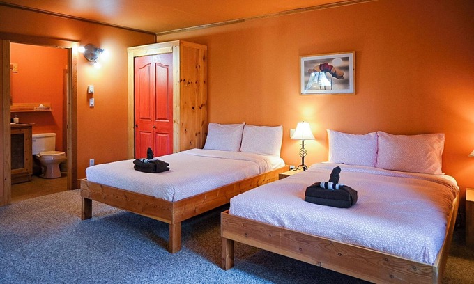 Parson Bed & Breakfast | Parson Cabins - Emerald Chalet