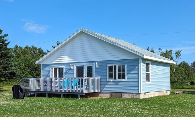 Corran Ban Cottage | PEI cottage, water views, fire pit, A/C, 25 mins from Charlottetown - Donaldston