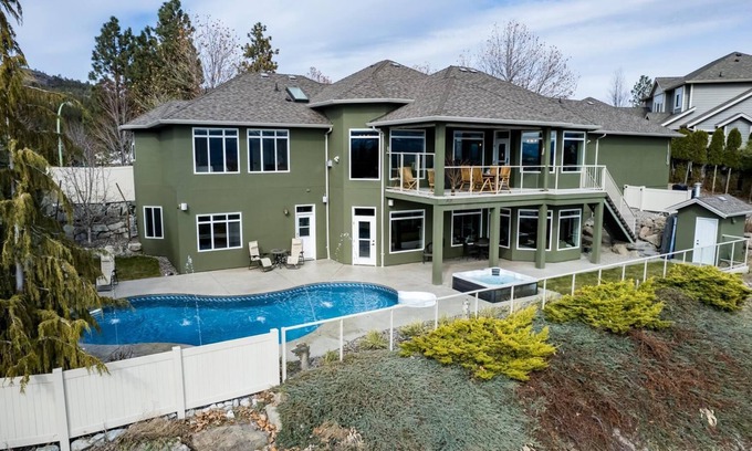West Kelowna Estates House | Perfect for Large Groups, Stunning views, theatre room, swimming pool, hot tub.