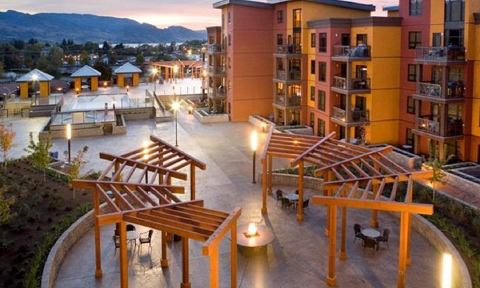 South Pandosy Condo | Playa Del Sol Two Bedroom With Den Courtyard View On 3rd Floor