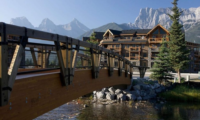 Canmore Condo | Premium penthouse in the heart of the Canadian Rockies! Walk to busy downtown.