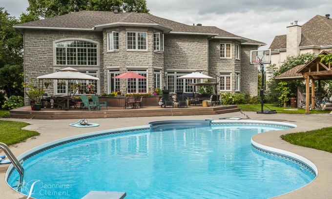 Aylmer Resort | Private room ∙ 1 guest
