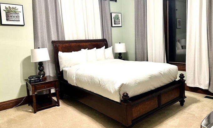 Amherstburg Resort | Private room ∙ 1 guest