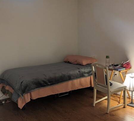 Hurontario Resort | Private room ∙ 1 guest