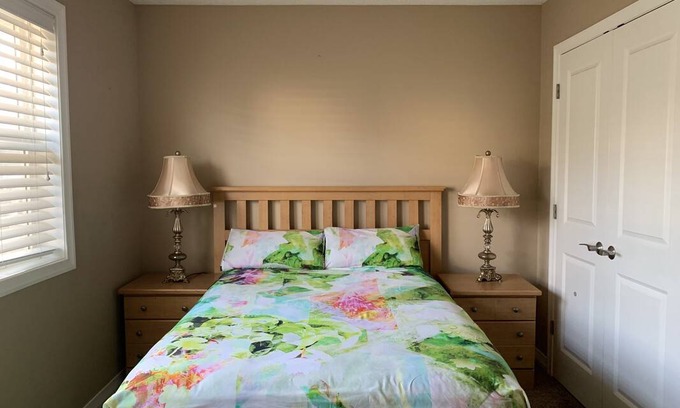 Auburn Bay Resort | Private room ∙ 1 guest