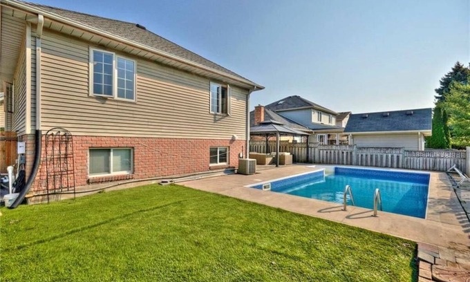 St. Catharines Resort | Private room ∙ 1 guest