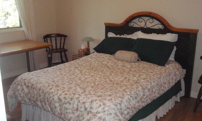 Southeast Calgary Resort | Private room ∙ 1 guest