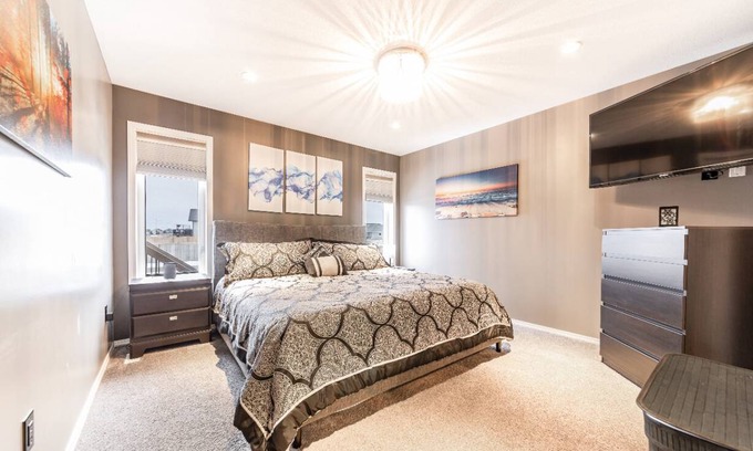 Lloydminster Resort | Private room ∙ 2 guests
