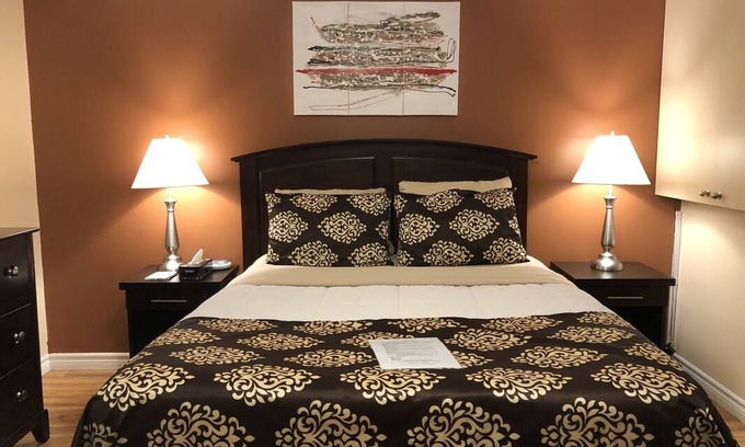 Bathurst Resort | Private room ∙ 6 guests