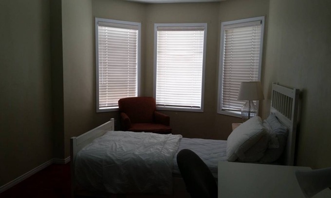Jane and Finch Resort | Private room ∙ 1 guest