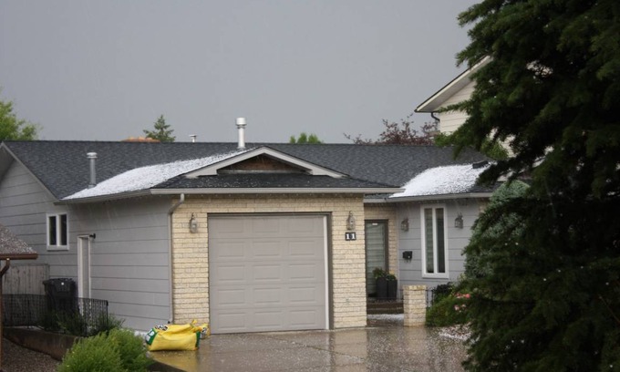 South Lethbridge Resort | Private room ∙ 1 guest