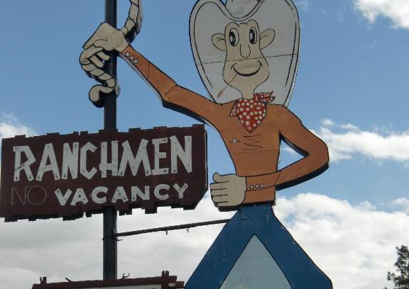 Medicine Hat Hotel | Ranchmen Motel