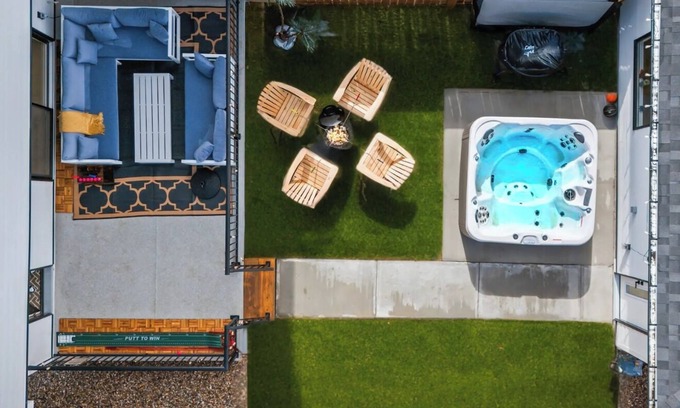Tuxedo Park House | ๐ Rare $1M+ Luxe Central Home | 5BR Hot Tub Arcade Games Sleeps 16 ๐ค