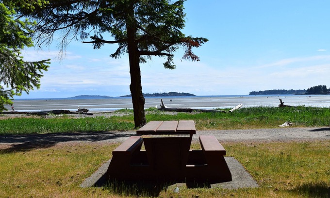 Regional District of Nanaimo House | Rathtrevor Beachfront Condo - Fantastic Ocean Views!