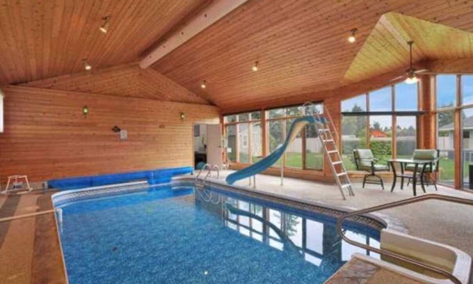 Lacombe Cabin | Relaxing Stay: Your Own Pool, Hot Tub, Gazebo, Gym & More!