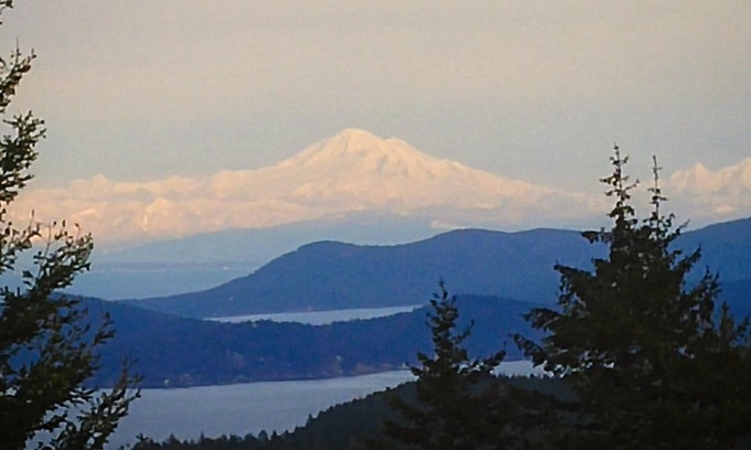 Salt Spring Island Bed & Breakfast | Salt Spring Island BnB with Ocean and Mountain Views